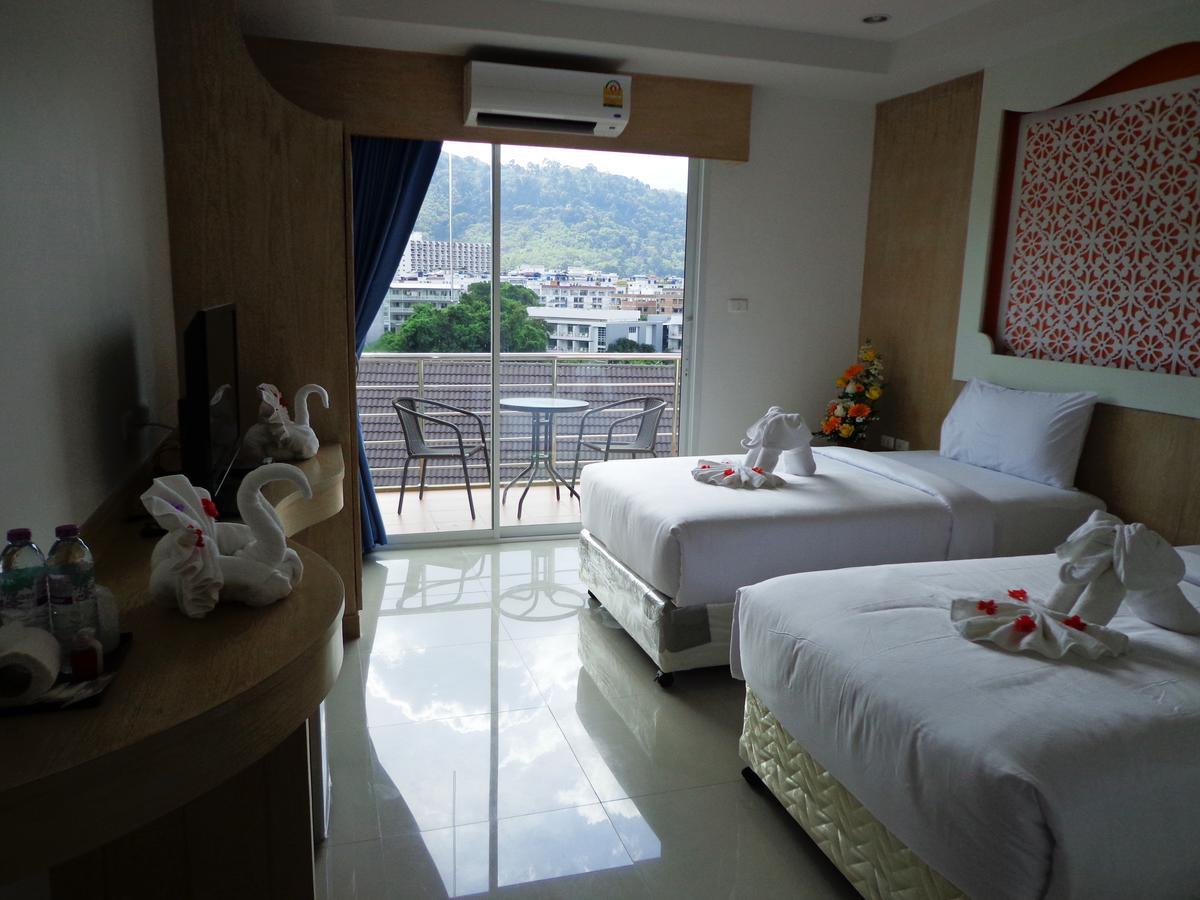 Red Sapphire Hotel Patong Bagian luar foto