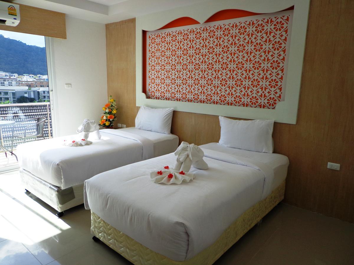 Red Sapphire Hotel Patong Bagian luar foto