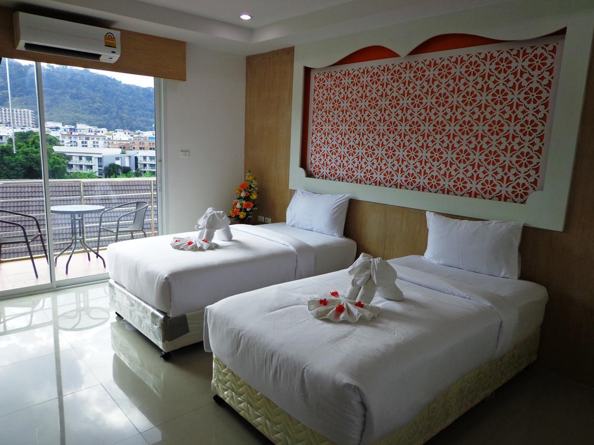 Red Sapphire Hotel Patong Bagian luar foto