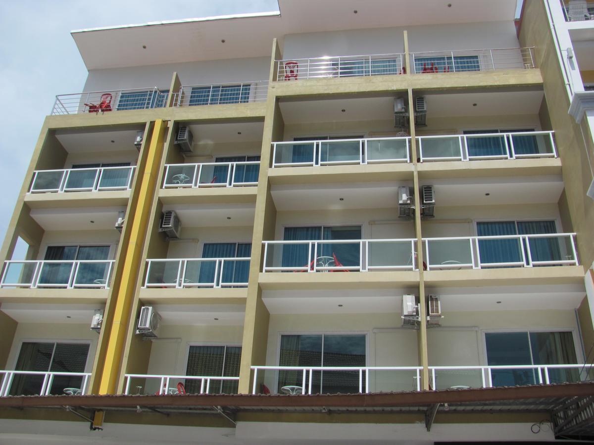 Red Sapphire Hotel Patong Bagian luar foto