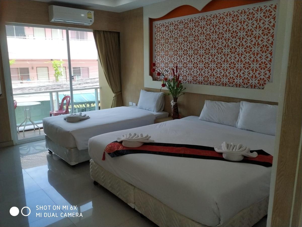 Red Sapphire Hotel Patong Bagian luar foto