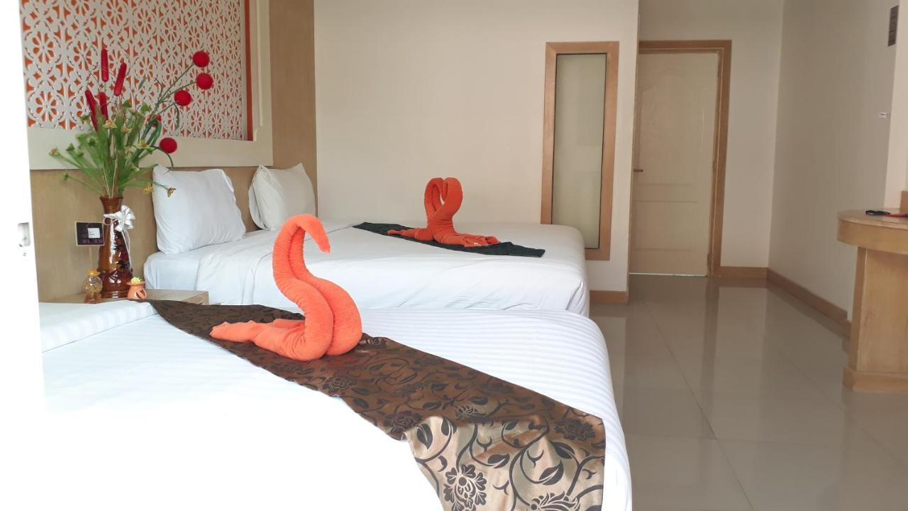 Red Sapphire Hotel Patong Bagian luar foto